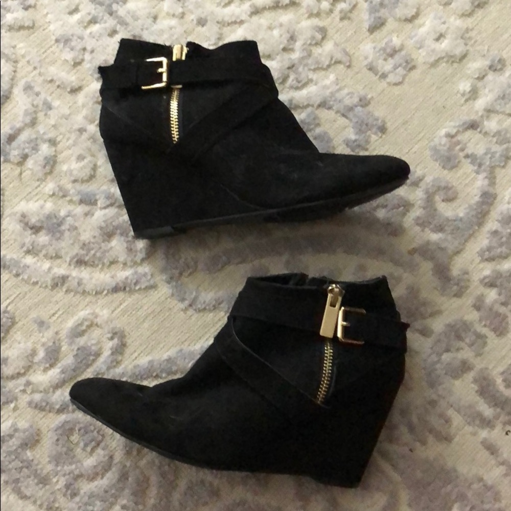 Mossimo wedge booties with gold detail